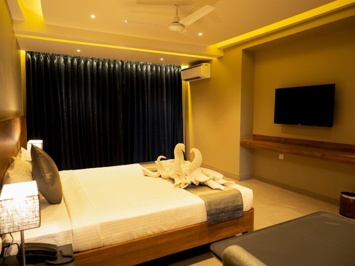 Cosmique Clarks Inn Suites Goa Мадгаон Екстер'єр фото